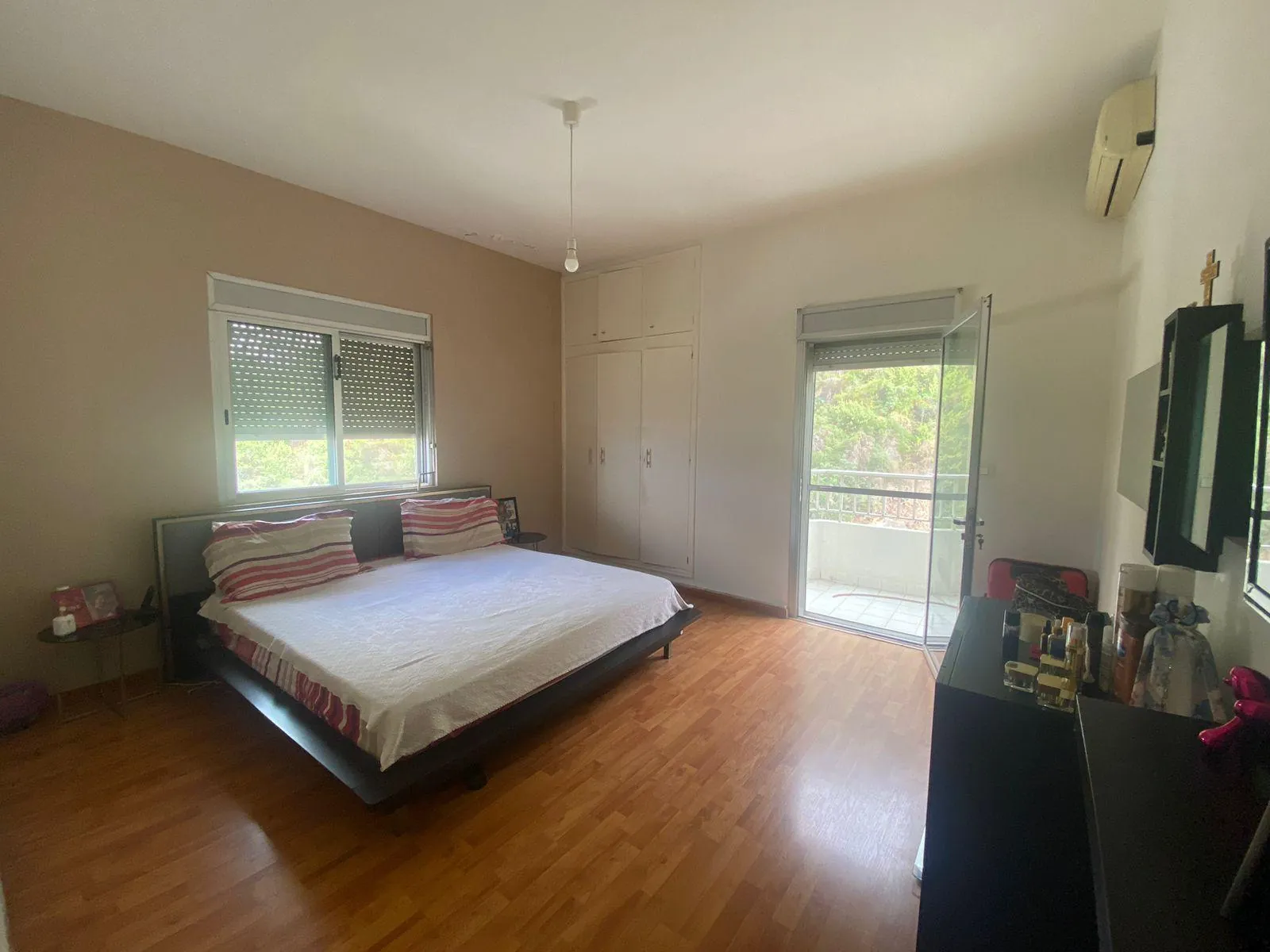Decorated Apartment With Panoramic Seaview For Sale in Haret Sakher — الصورة 10