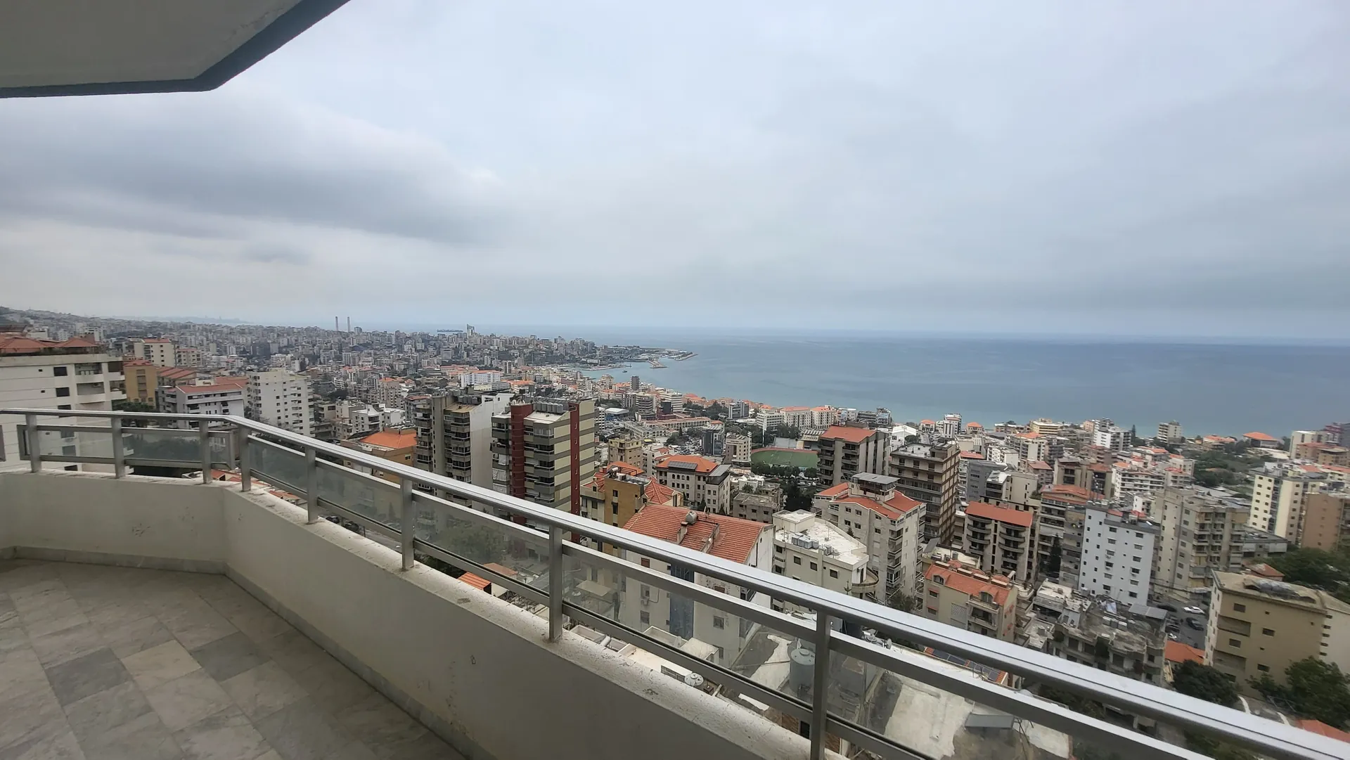 Decorated Apartment With Panoramic Seaview For Sale in Haret Sakher — الصورة 4