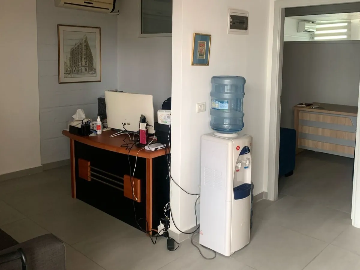 65 SQM Unfurnished Office For Rent in Achrafieh, Sodeco — الصورة 3