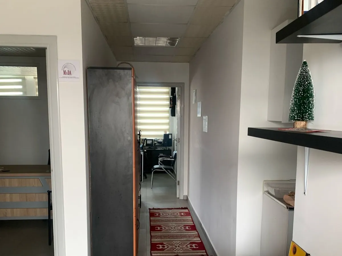 65 SQM Unfurnished Office For Rent in Achrafieh, Sodeco — الصورة 5