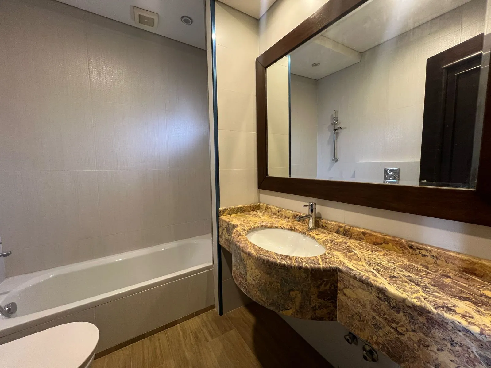 Super Deluxe Apartment For Sale in Horsh Tabet — photo 8