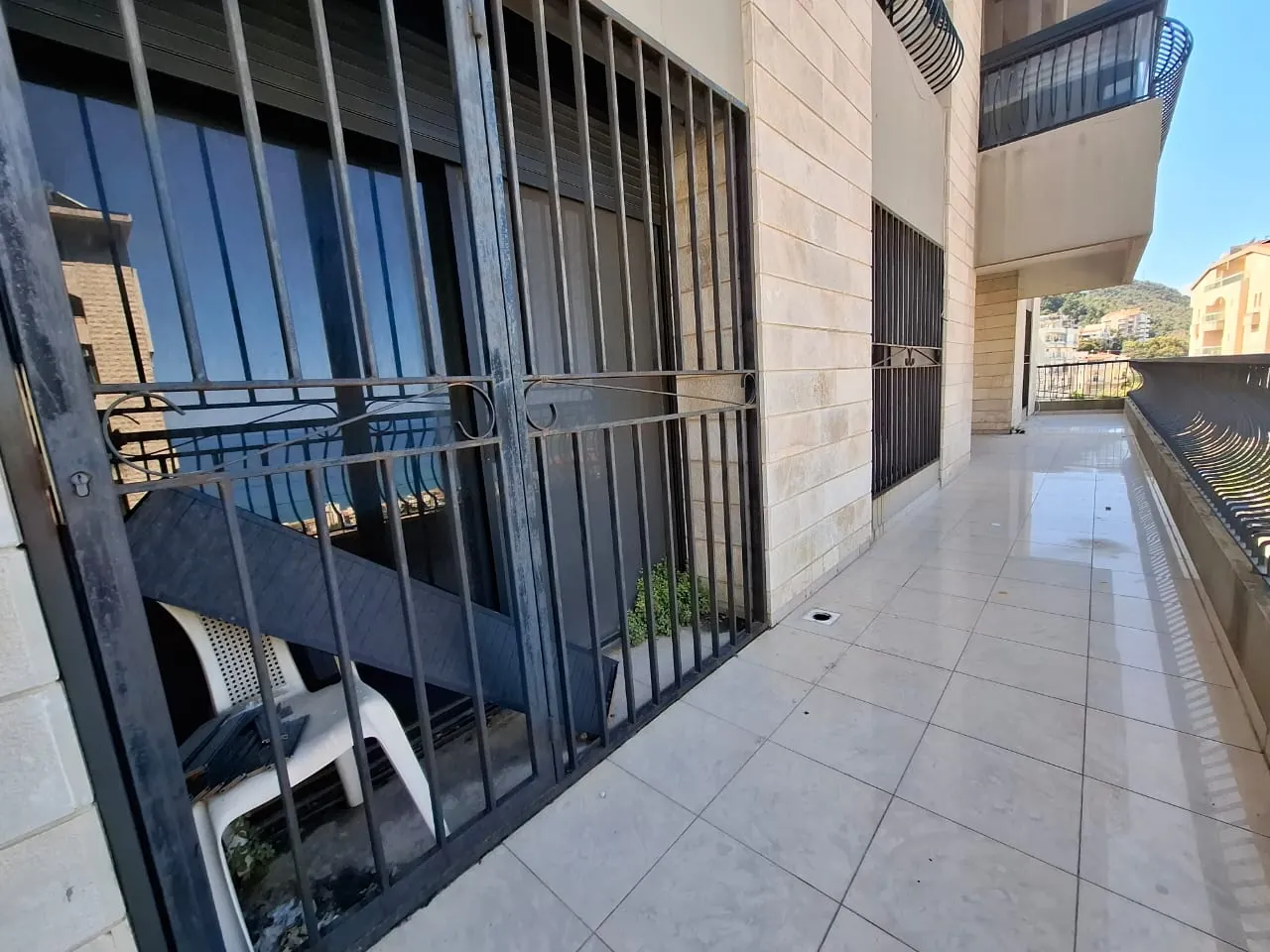 Spacious 3-Bedroom Apartment For Rent in Sahel Alma — الصورة 4