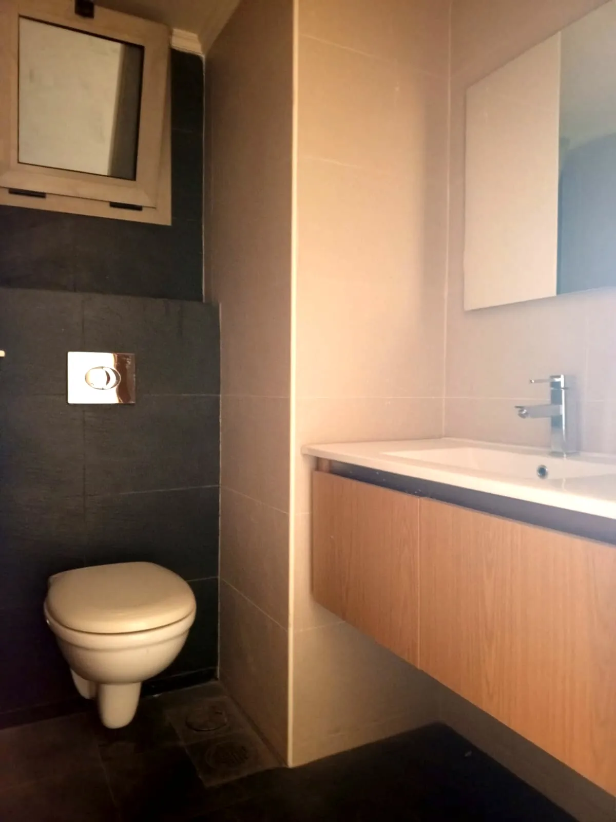 Modern Apartment For Rent in Kfarhbeib — الصورة 3