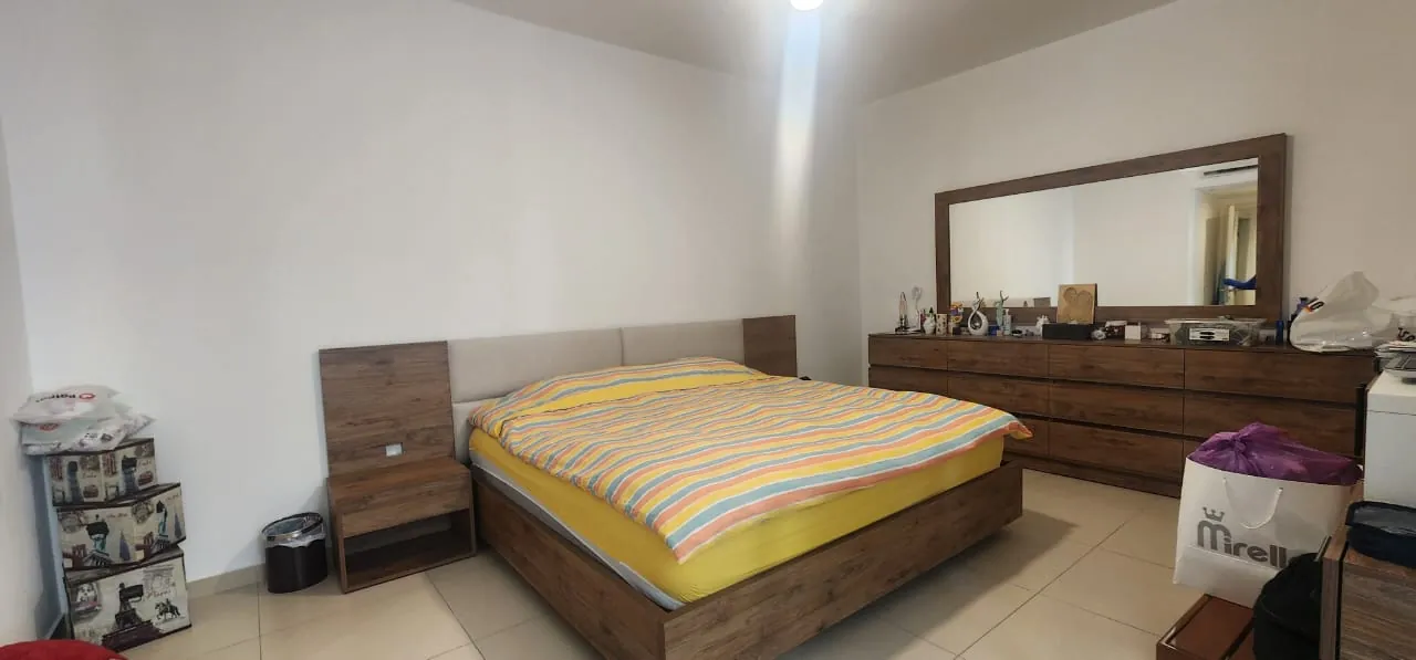 Spacious Decorated Apartment With Great View For Sale in New Mar Takla, Hazmieh — الصورة 6