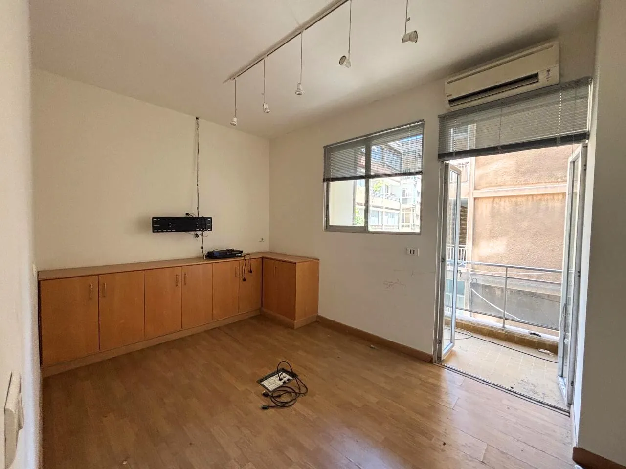 300 SQM Office For Rent in Badaro — الصورة 7