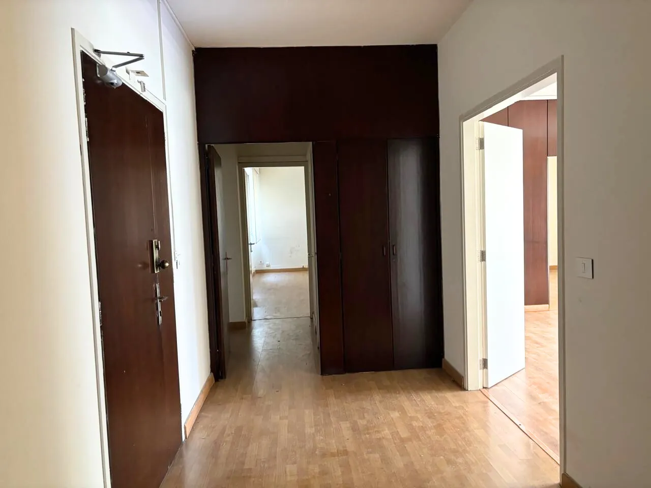 300 SQM Office For Rent in Badaro — الصورة 9