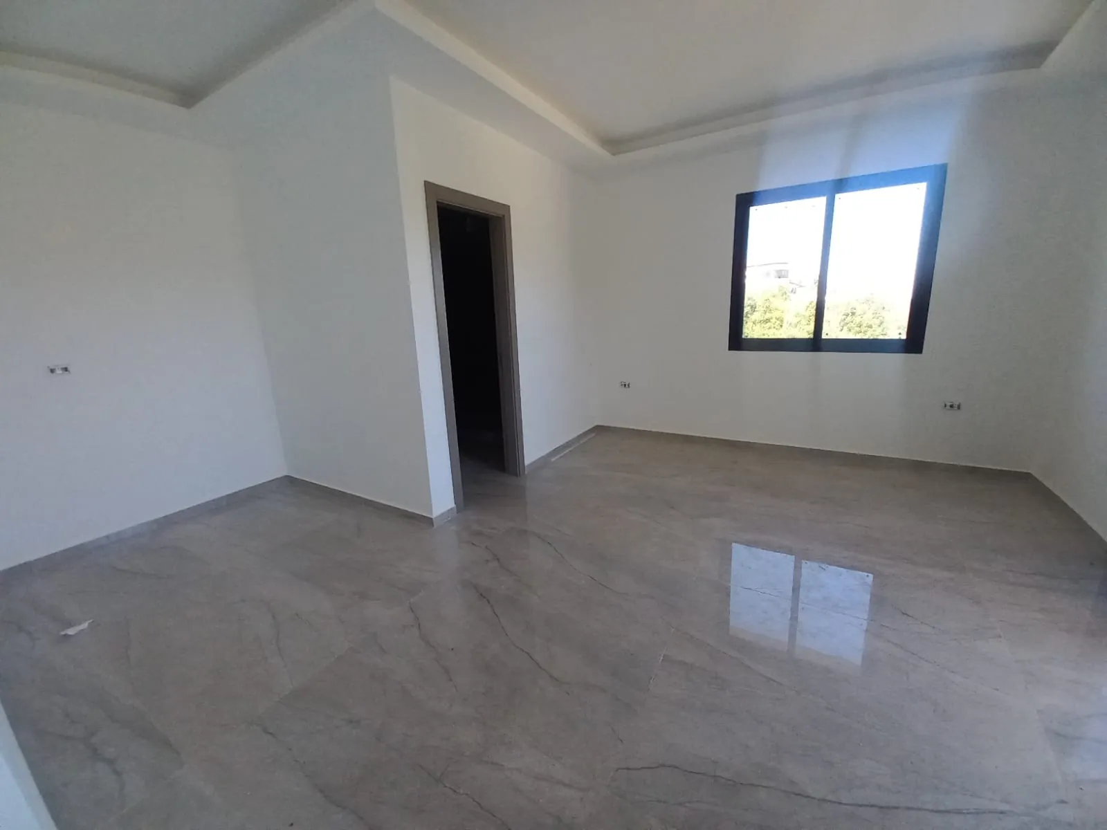 Unique Villa With Garden For Sale in Mechmech — الصورة 9