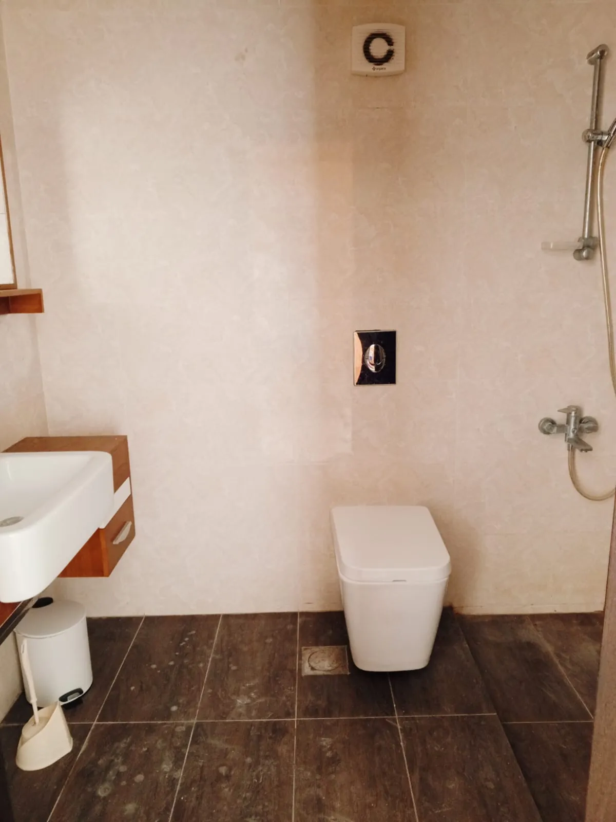 An Apartment With A Small Backyard For Sale in Jbeil — الصورة 7