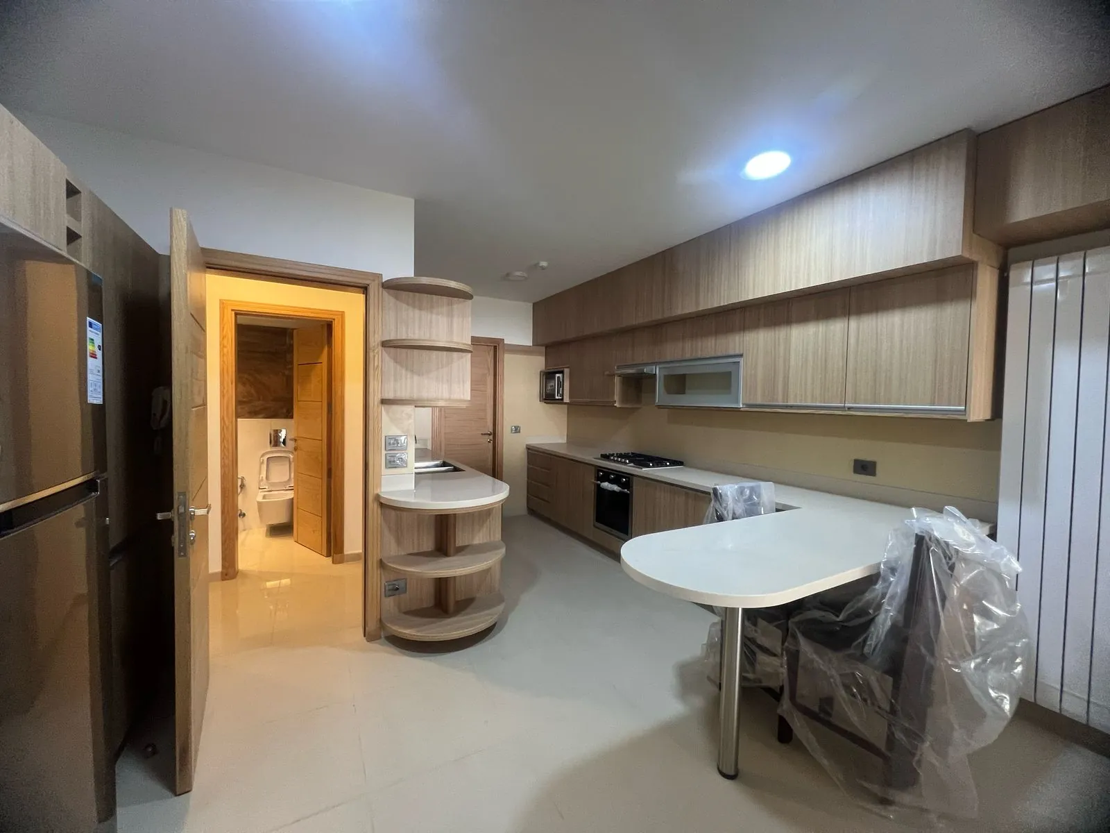 Spacious Chalet With Garden For Rent in Fakra Club — الصورة 4
