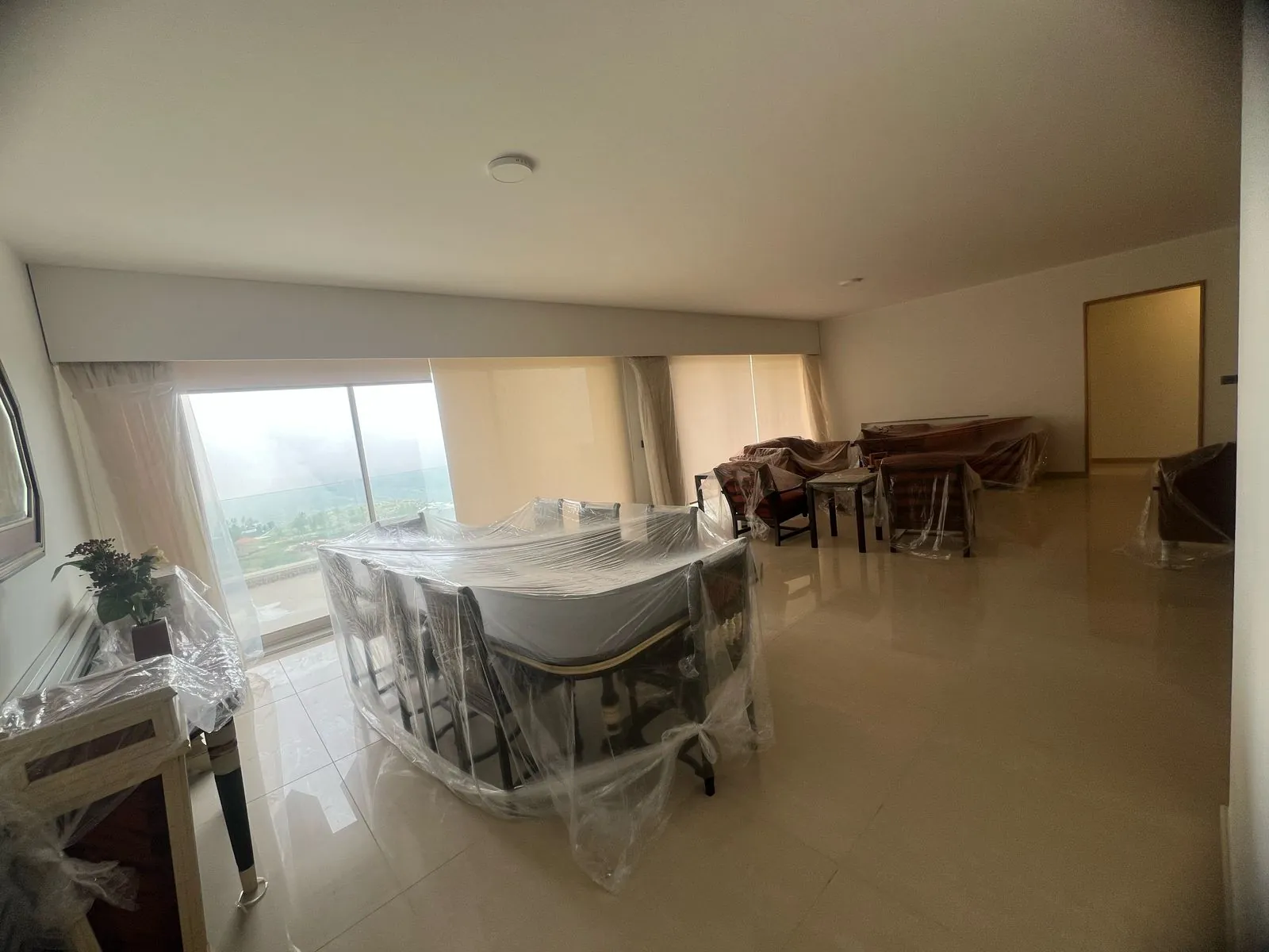 Chalet With High-End Finishing For Rent in Fakra Club — الصورة 9