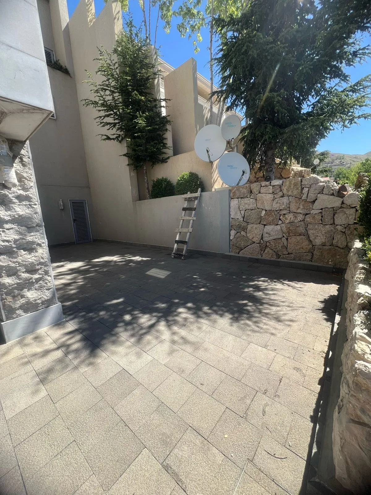 Villa With A Spacious Terrace For Rent in Fakra Club — الصورة 7