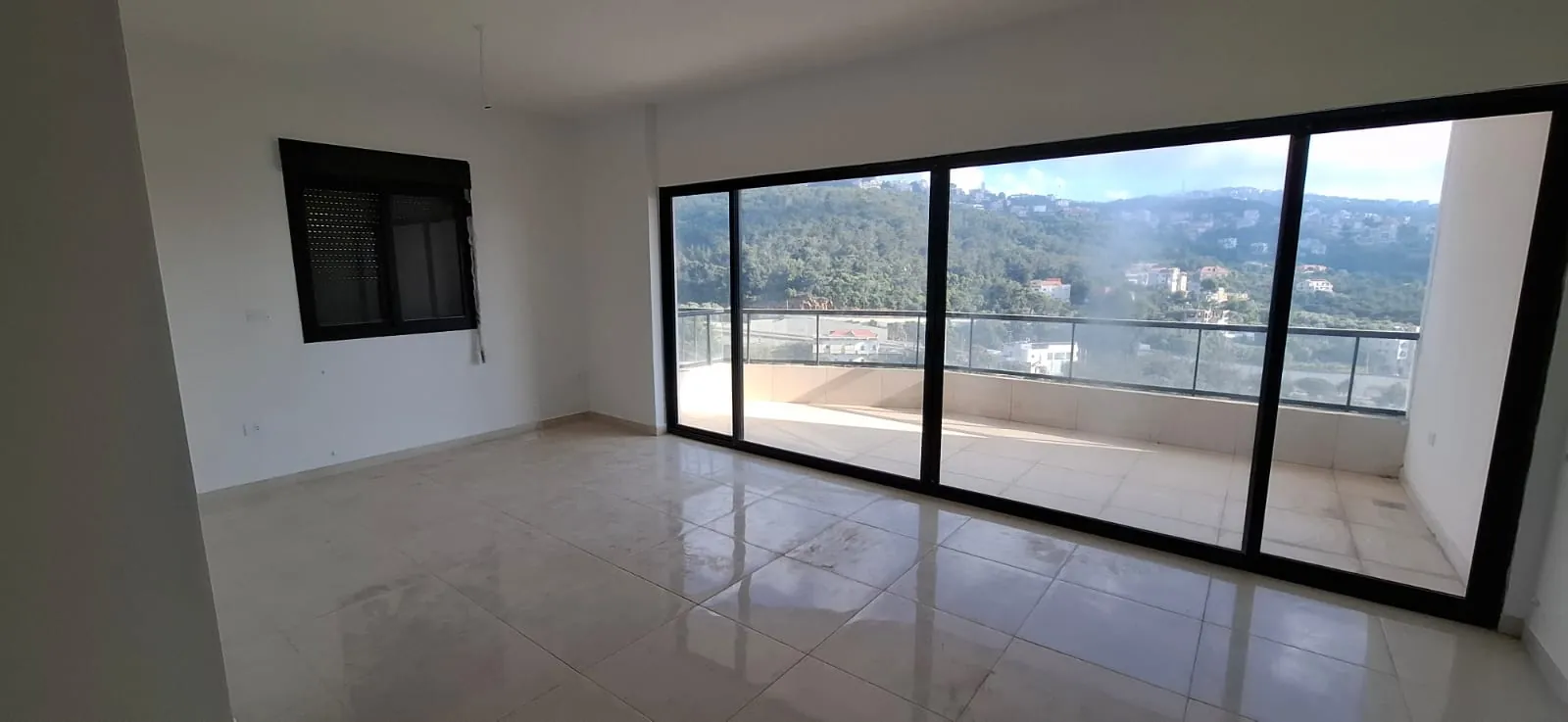 Spacious Apartment For Sale in Qannabet Broumana — photo 1