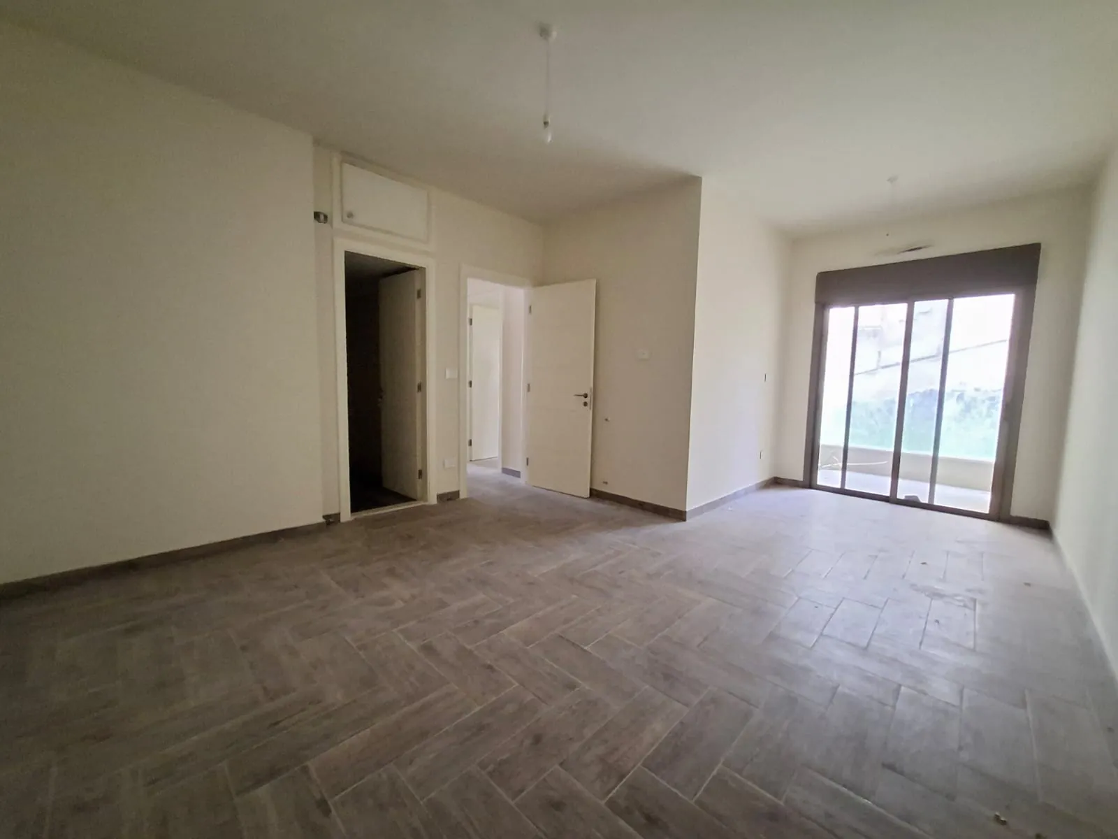 Spacious 3-Bedroom Apartment With Garden For Sale in Shayle — الصورة 10