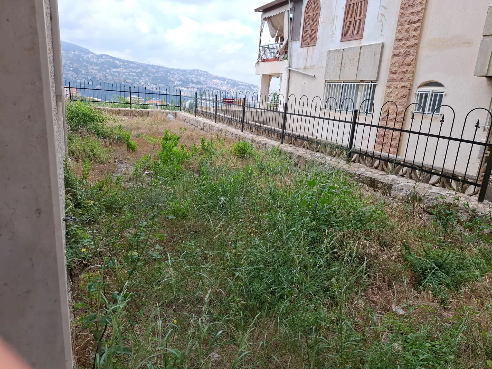 Spacious 3-Bedroom Apartment With Garden For Sale in Shayle — الصورة 5
