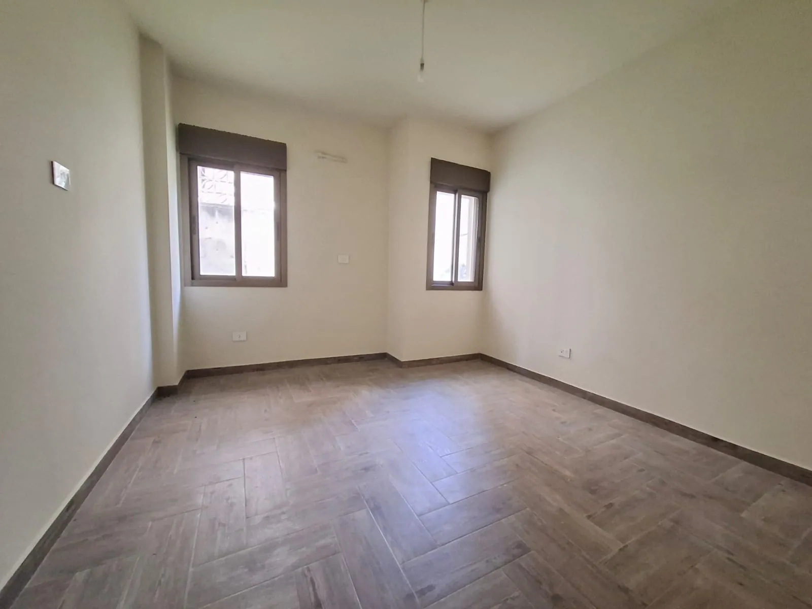 Spacious 3-Bedroom Apartment With Garden For Sale in Shayle — الصورة 8
