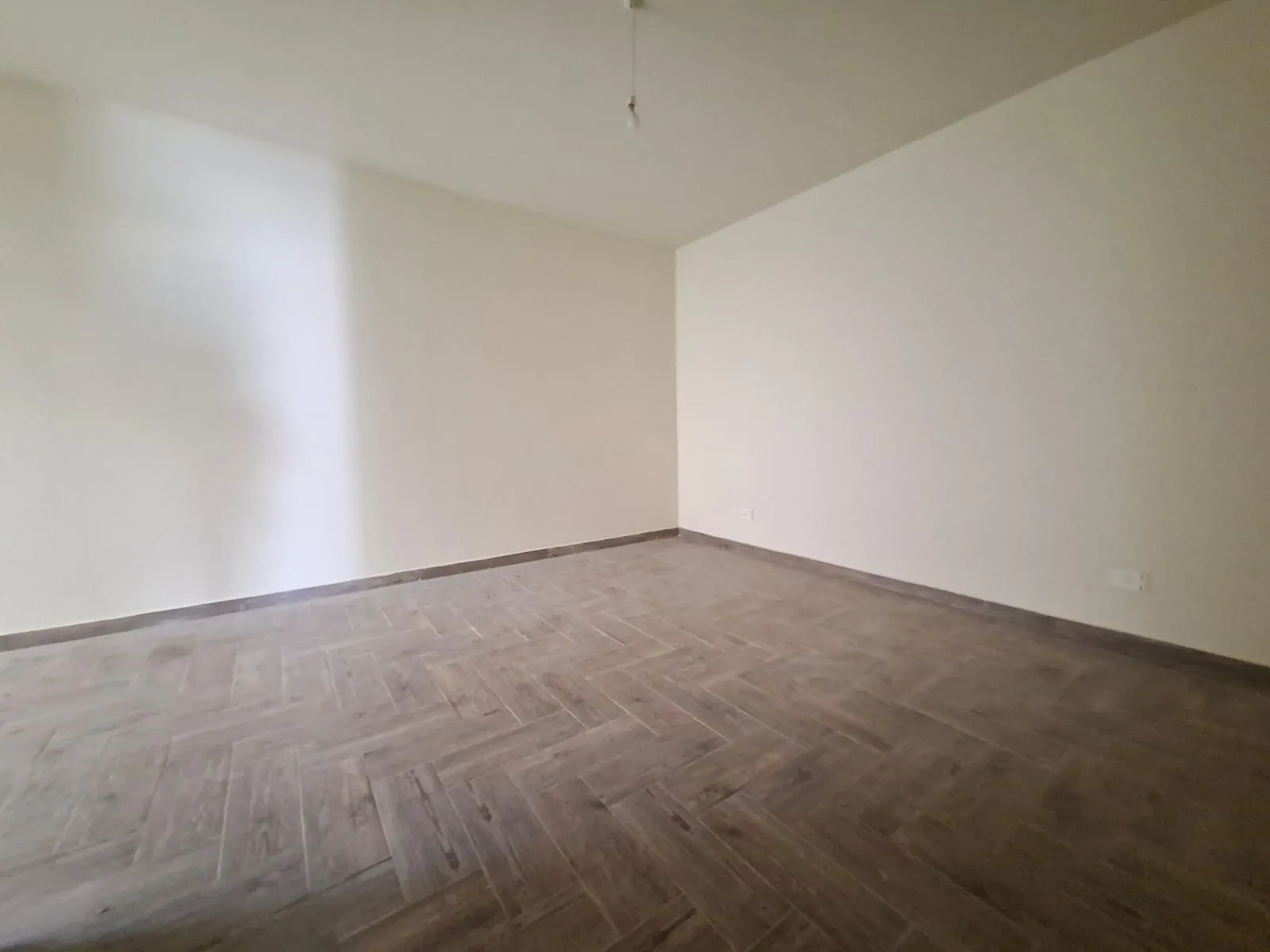 Spacious 3-Bedroom Apartment With Garden For Sale in Shayle — الصورة 9