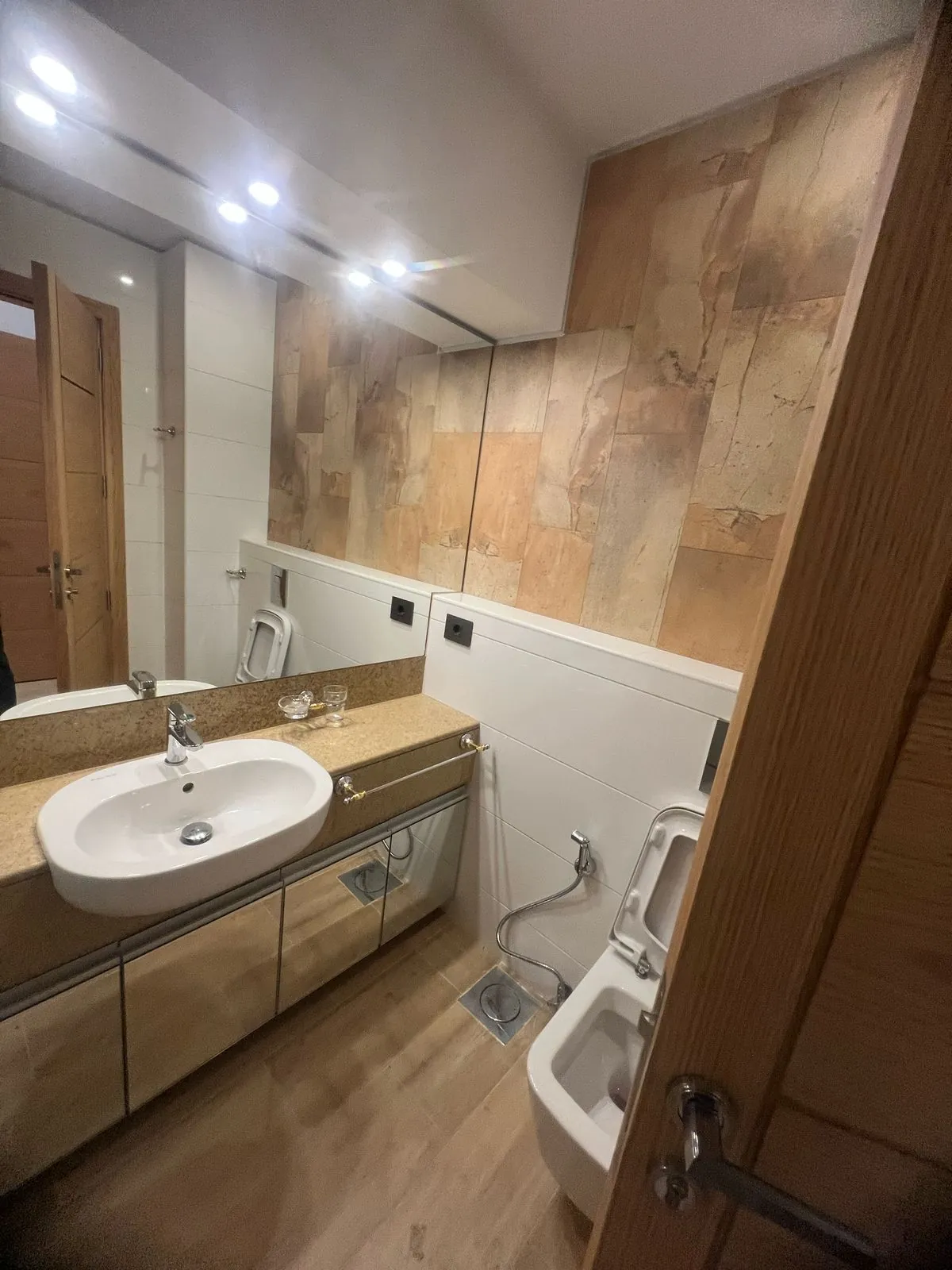 Duplex Chalet With High-End Finishing For Rent in Faqra Club — الصورة 7