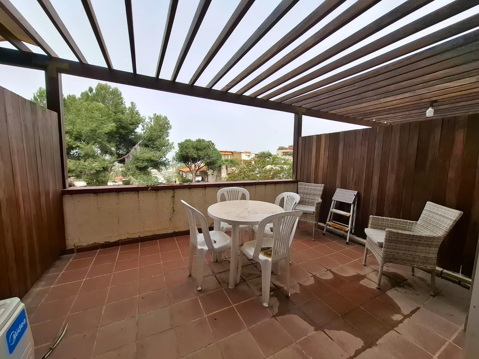 Furnished Chalet With Sea View For Rent in Kaslik — الصورة 3
