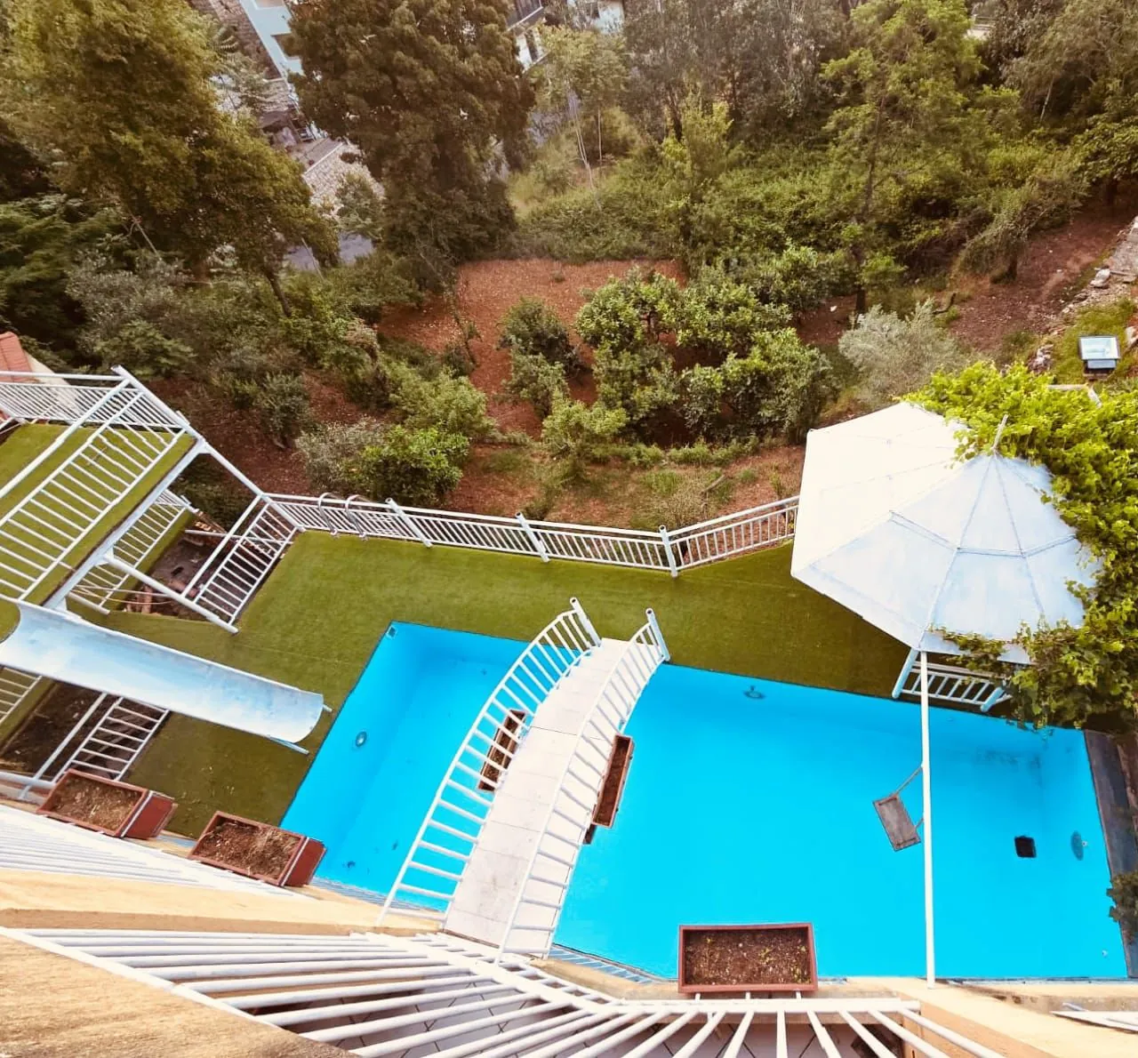 Fully Furnished High-End Decorated Duplex For Sale in Broumana — photo 3