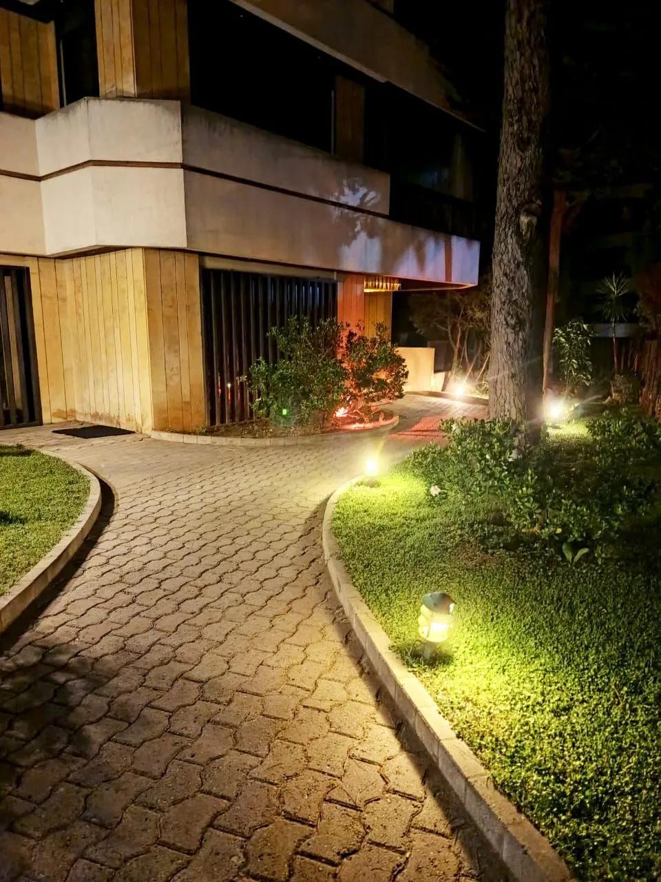 Fully Furnished High-End Decorated Duplex For Sale in Broumana — photo 8