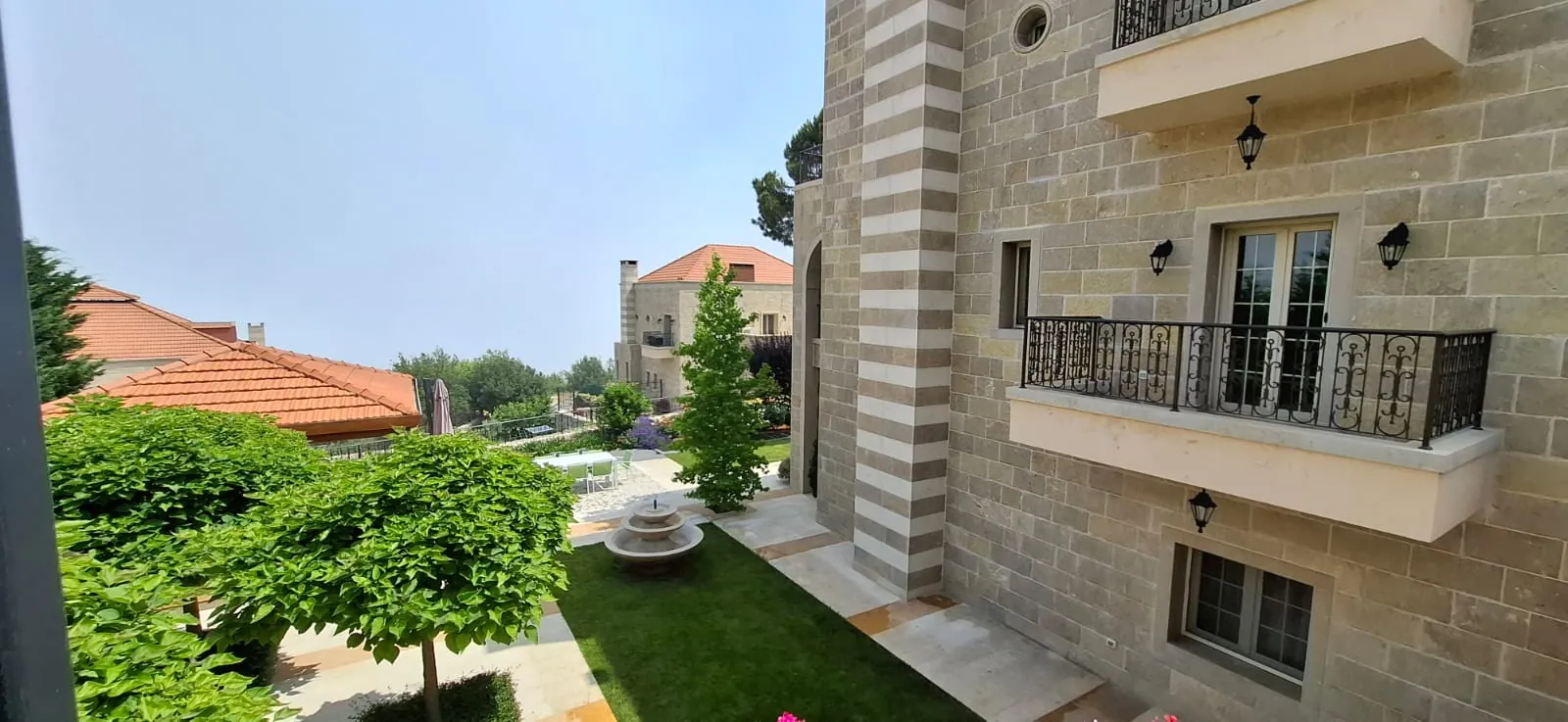 Fully Furnished Decorated Villa For Rent in Gated Community In Bikfaya — الصورة 4