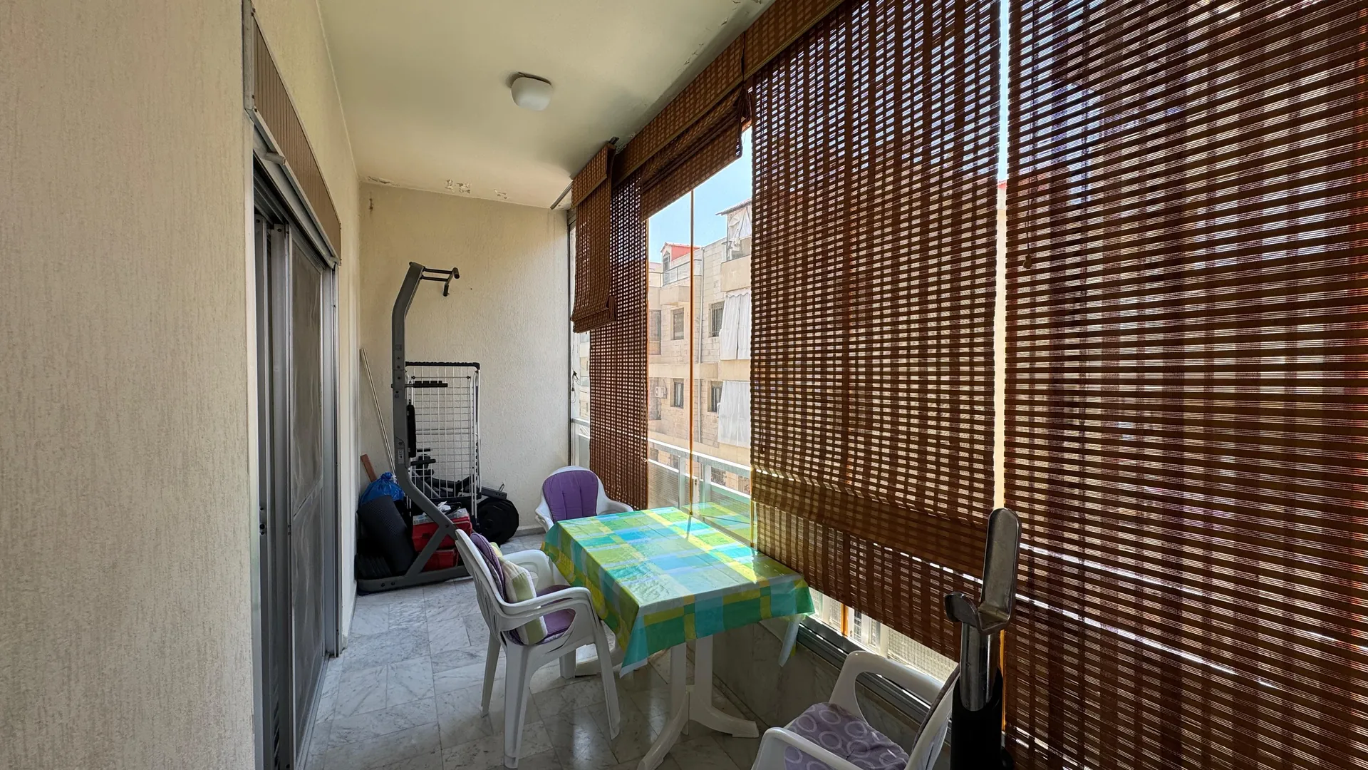 Fully Furnished Apartment For Rent in Mazraat Yachouh — الصورة 8