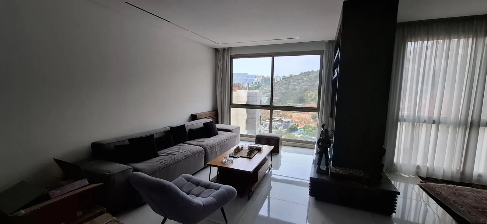 Fully Furnished Decorated High-End Apartment For Sale in Bsalim — الصورة 2