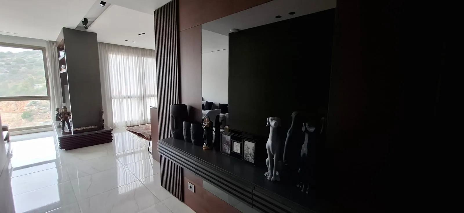 Fully Furnished Decorated High-End Apartment For Sale in Bsalim — الصورة 5