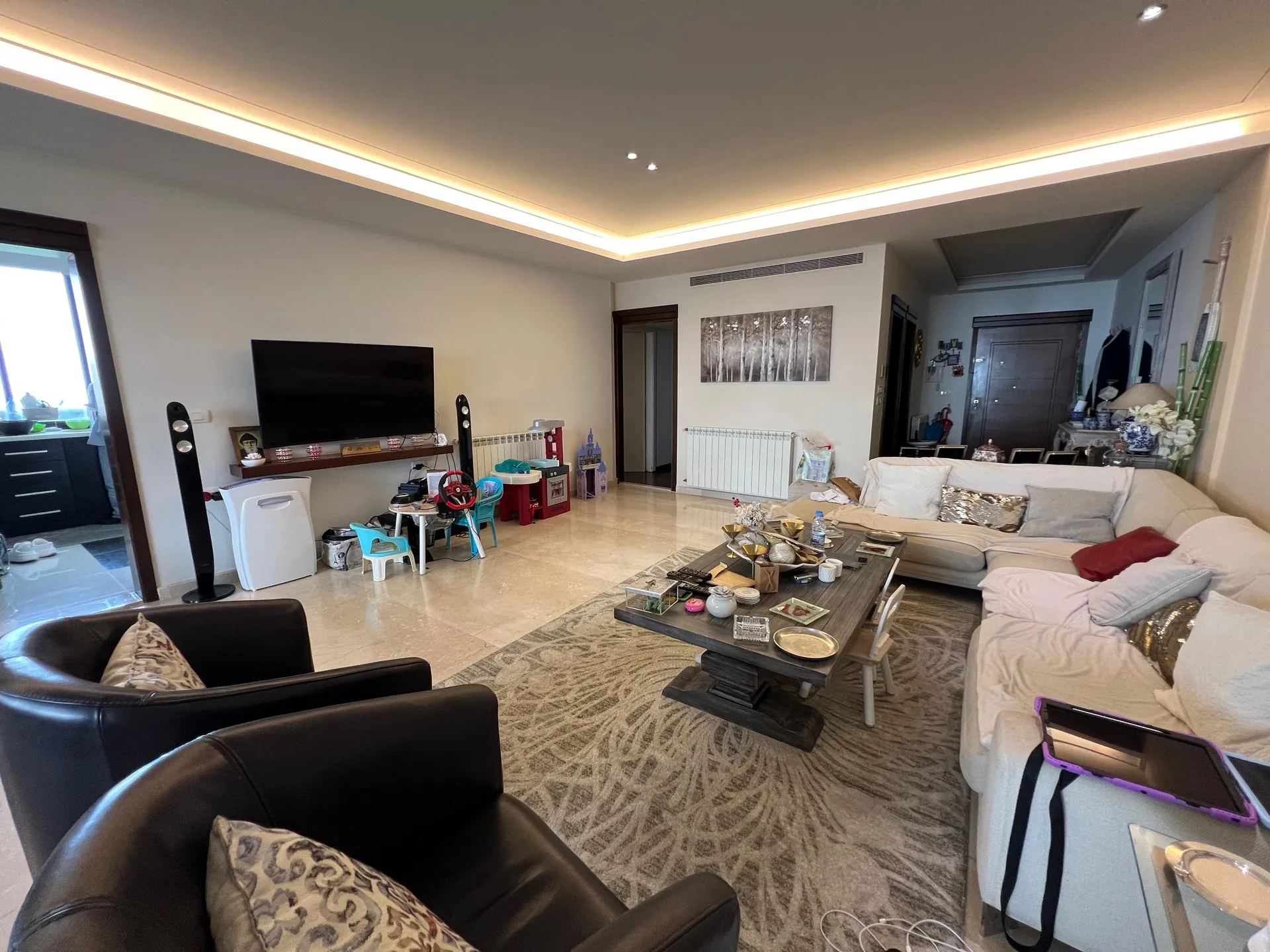 Spacious Apartment with Sea View For Sale in Kfarhbeib — الصورة 3