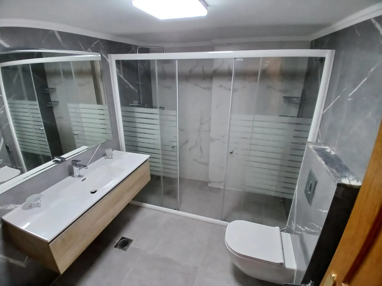 Spacious Apartment With Sea View For Rent in Biyada — الصورة 7