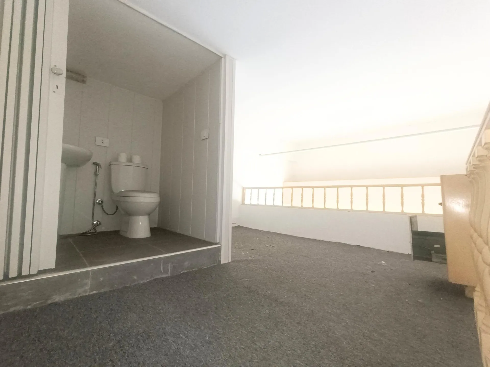 30 SQM Shop For Rent in Achrafieh, Sursock — الصورة 3