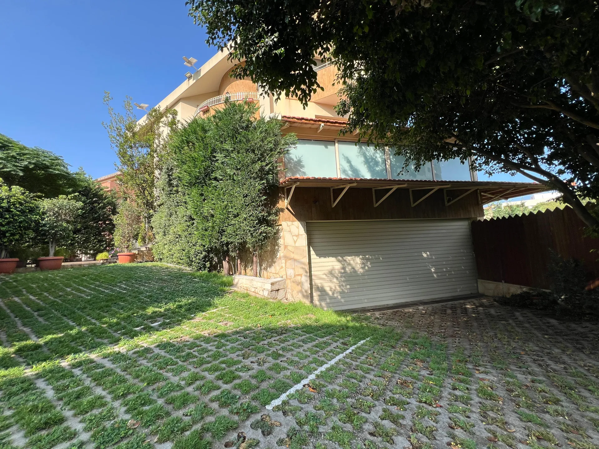 Charming Villa For Sale In The Heart Of Aamchit — الصورة 5