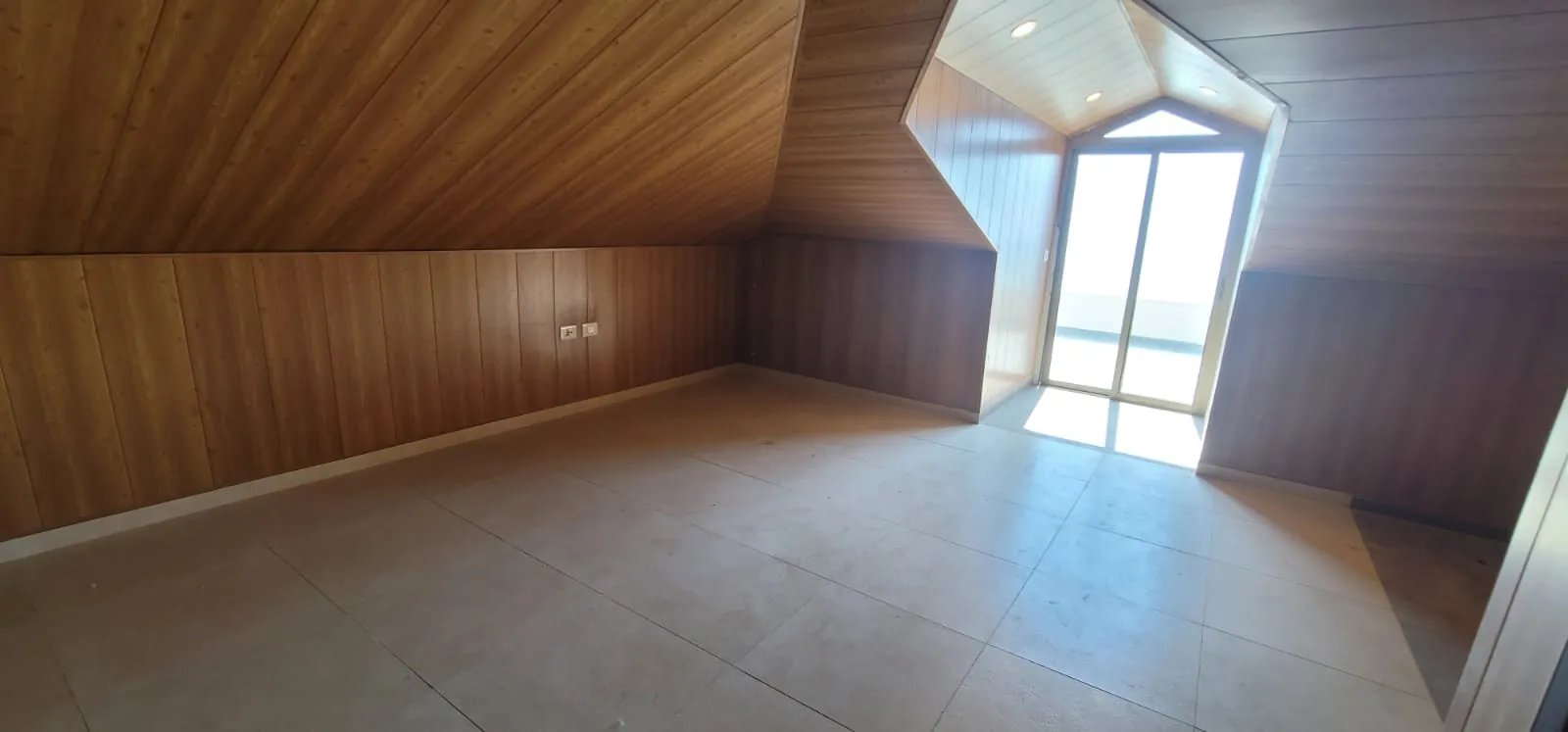 Super Deluxe Duplex For Sale in a Prime Location in Sahel Alma — الصورة 4
