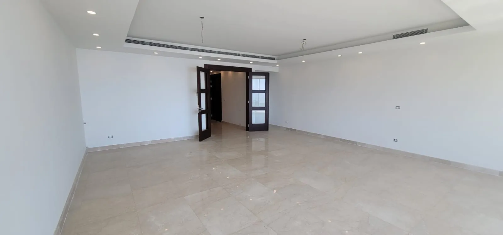Spacious Apartment For Sale in Prime Location in Sahel Alma — الصورة 9