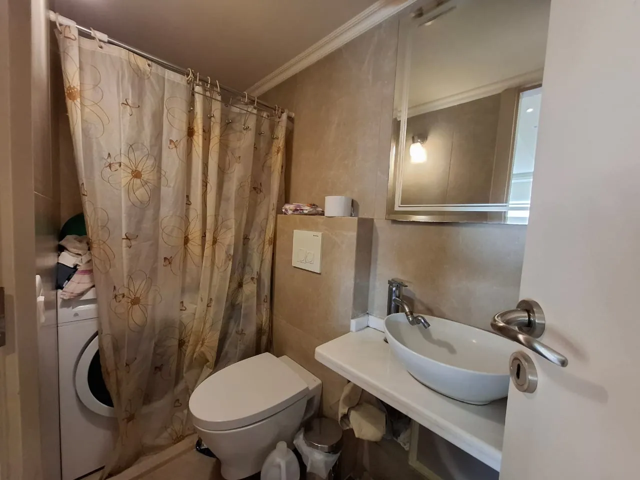 Cozy 2-Bedroom Apartment For Sale in A Prime Location In Ballouneh — الصورة 10