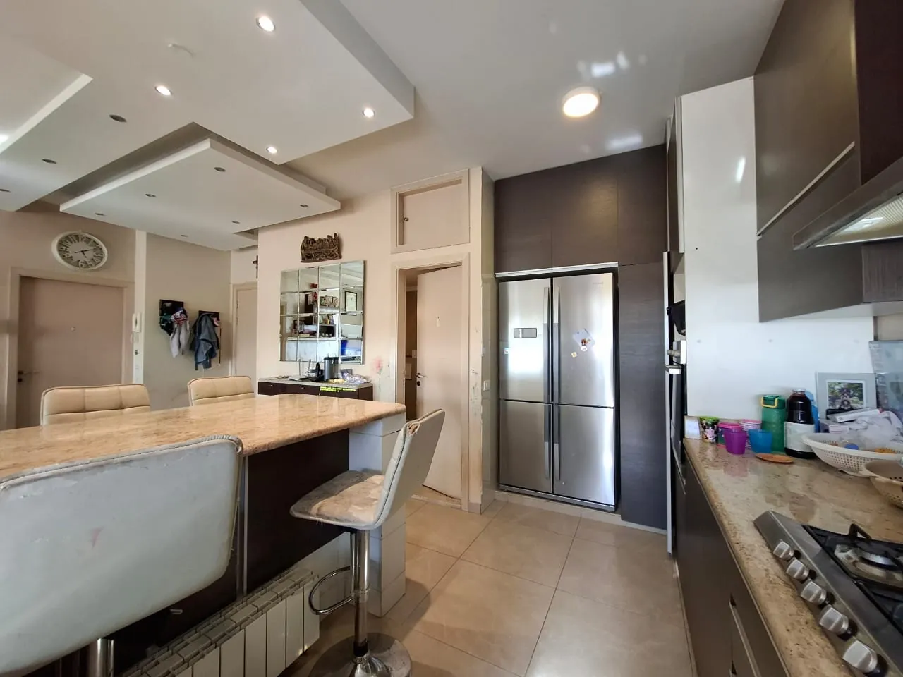 Cozy 2-Bedroom Apartment For Sale in A Prime Location In Ballouneh — الصورة 4