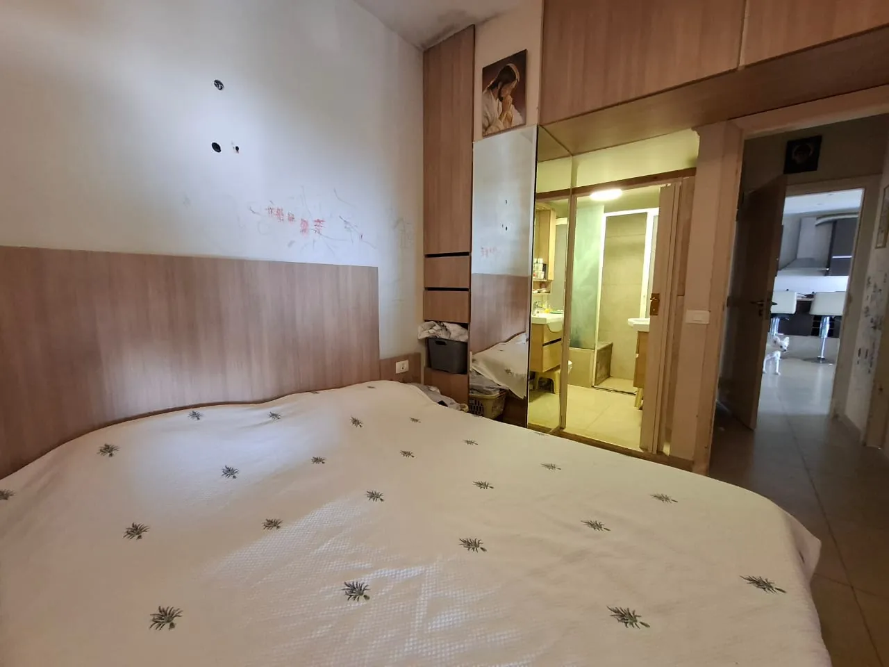 Cozy 2-Bedroom Apartment For Sale in A Prime Location In Ballouneh — الصورة 6