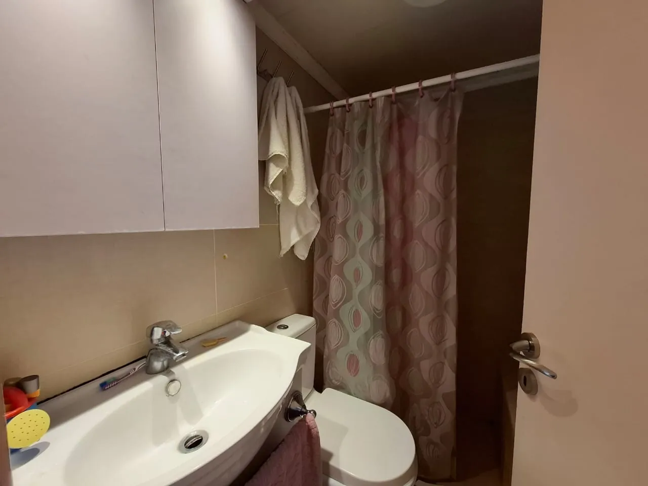 Cozy 2-Bedroom Apartment For Sale in A Prime Location In Ballouneh — الصورة 7