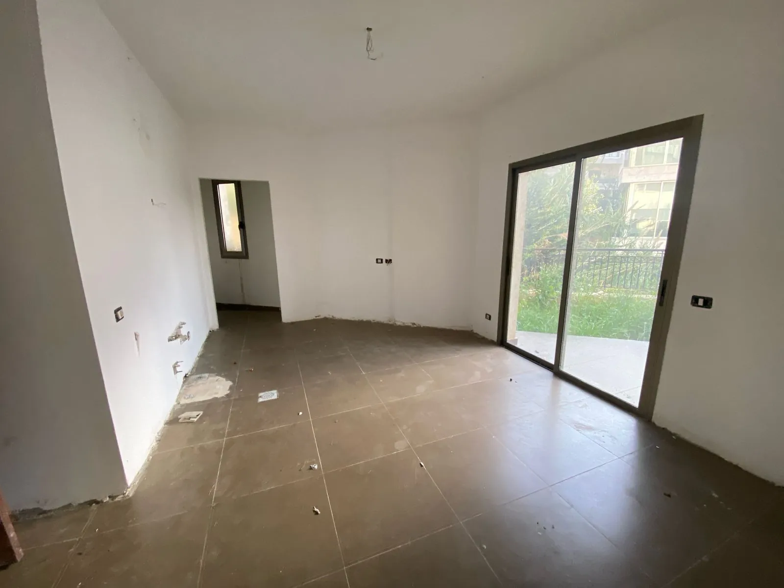 Spacious Apartment With Large Terrace For Sale In Dik El Mehdi — الصورة 4
