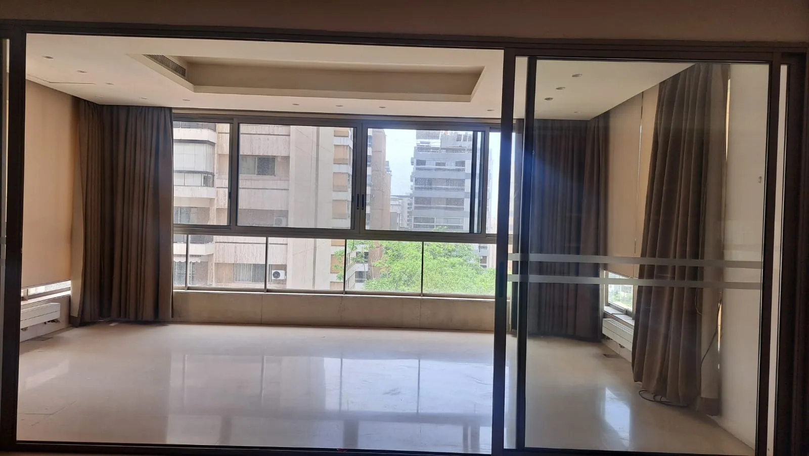 Spacious & Beautifully Designed Apartment For Sale in Tallet Al Khayat — الصورة 3