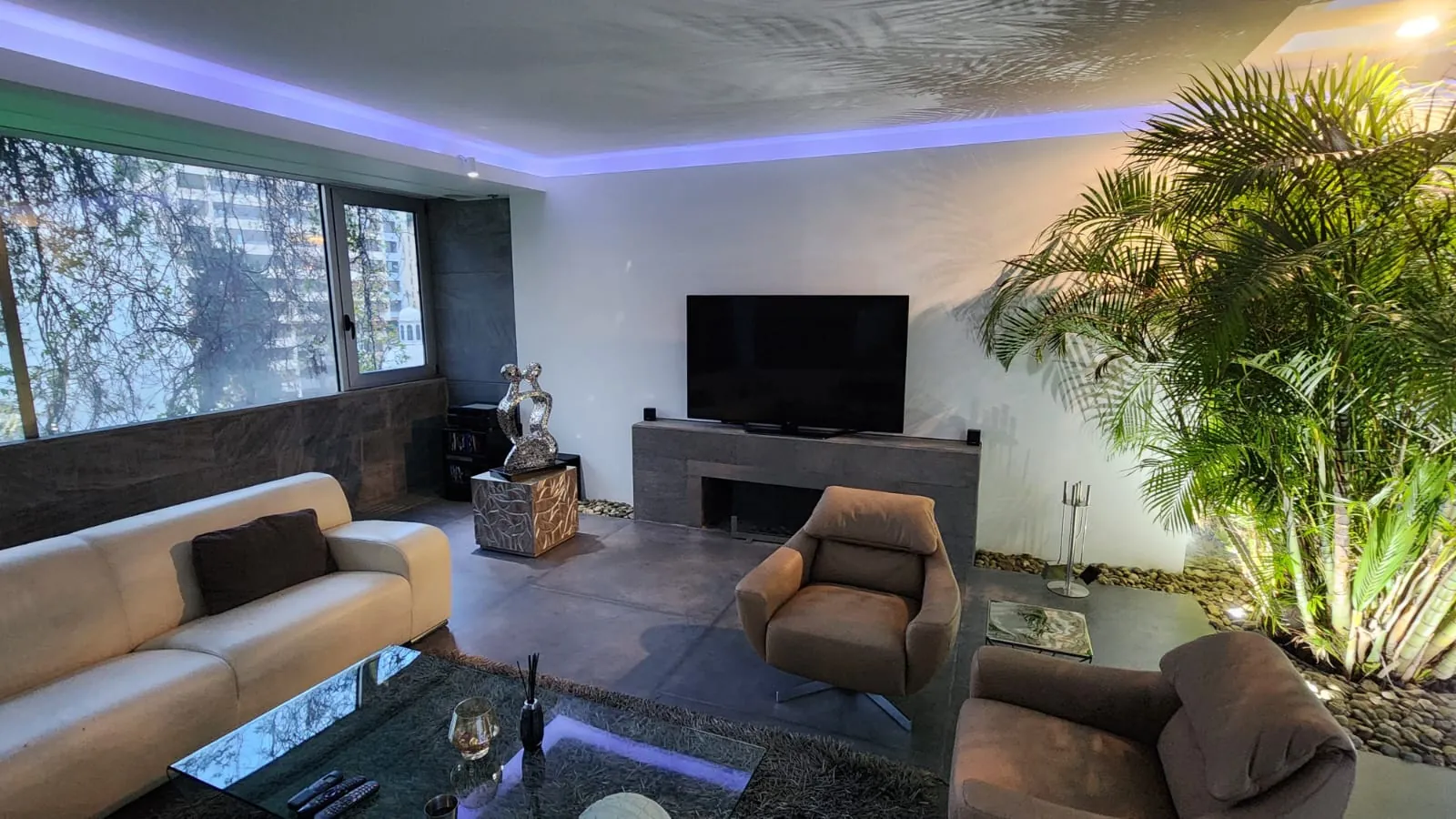 Exclusive! Luxurious Penthouse with Patio For Sale In Achrafieh, Carré D'or — الصورة 9