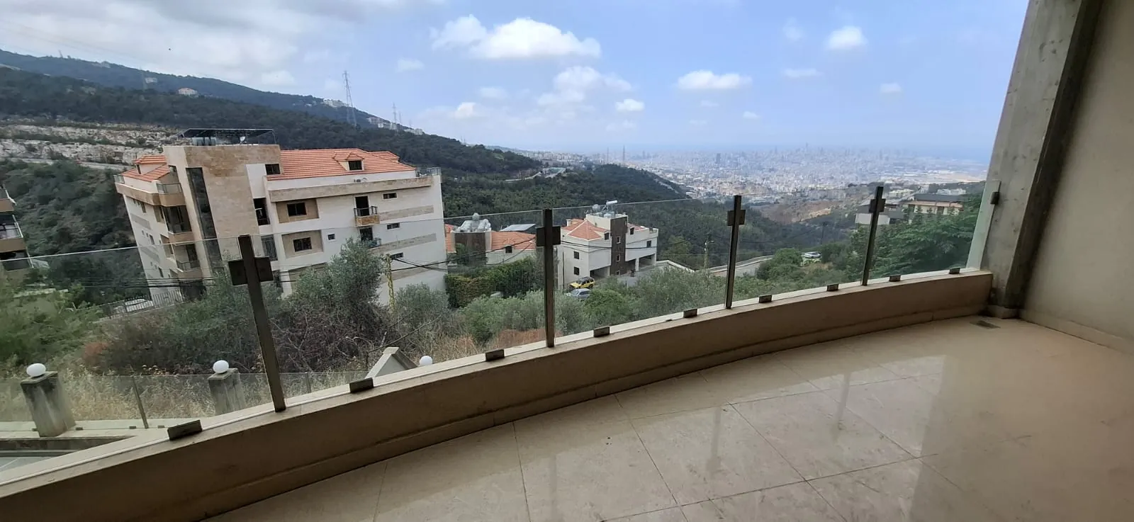 Deluxe 3-Bedroom Apartment For Sale in Bsalim — الصورة 10