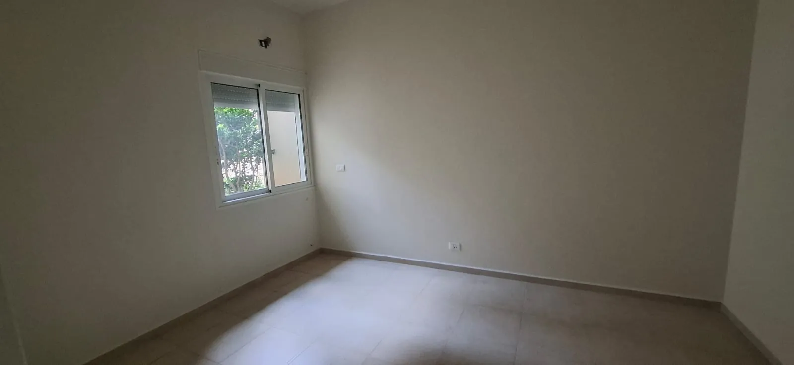 Deluxe 3-Bedroom Apartment For Sale in Bsalim — الصورة 7