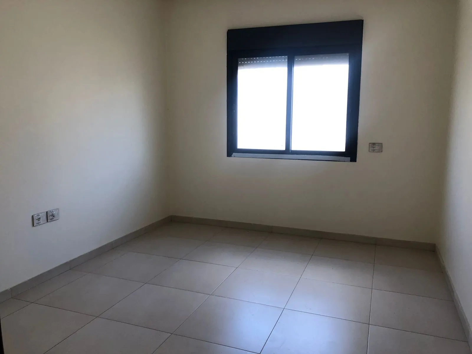 Spacious 3-Bedroom Apartment For Sale in Badaro — الصورة 5