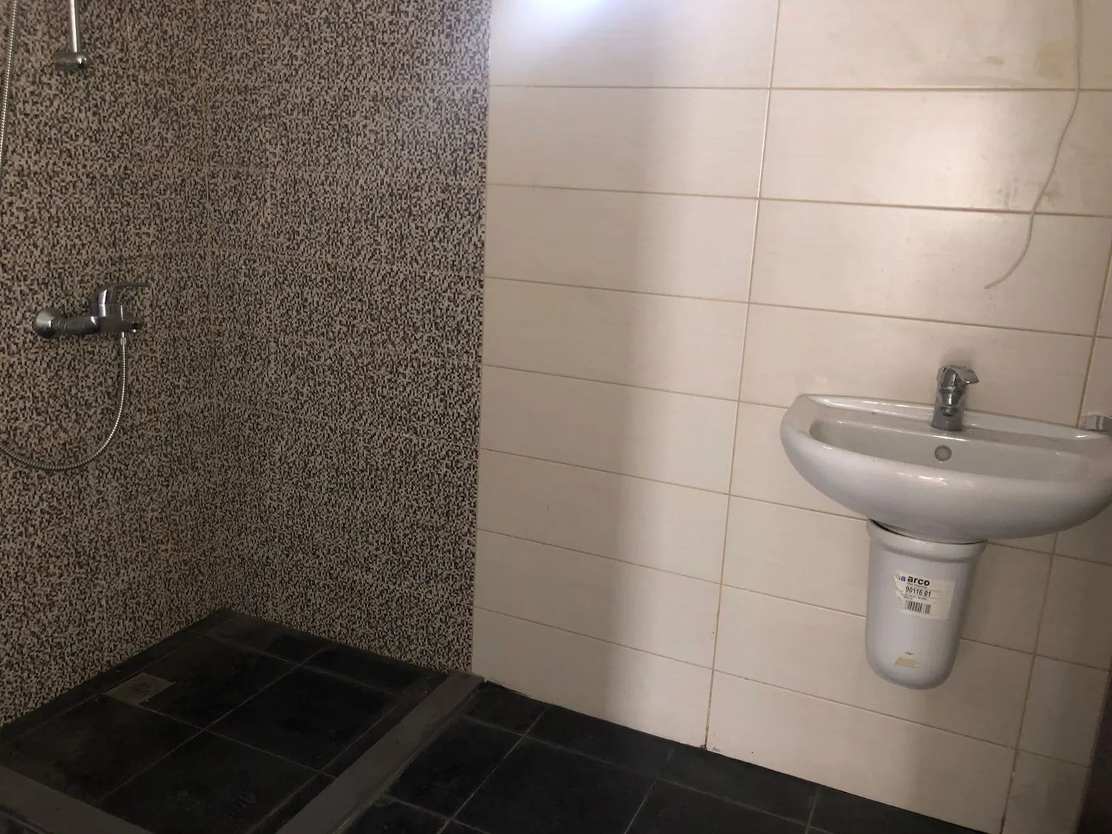 Spacious 3-Bedroom Apartment For Sale in Badaro — الصورة 7