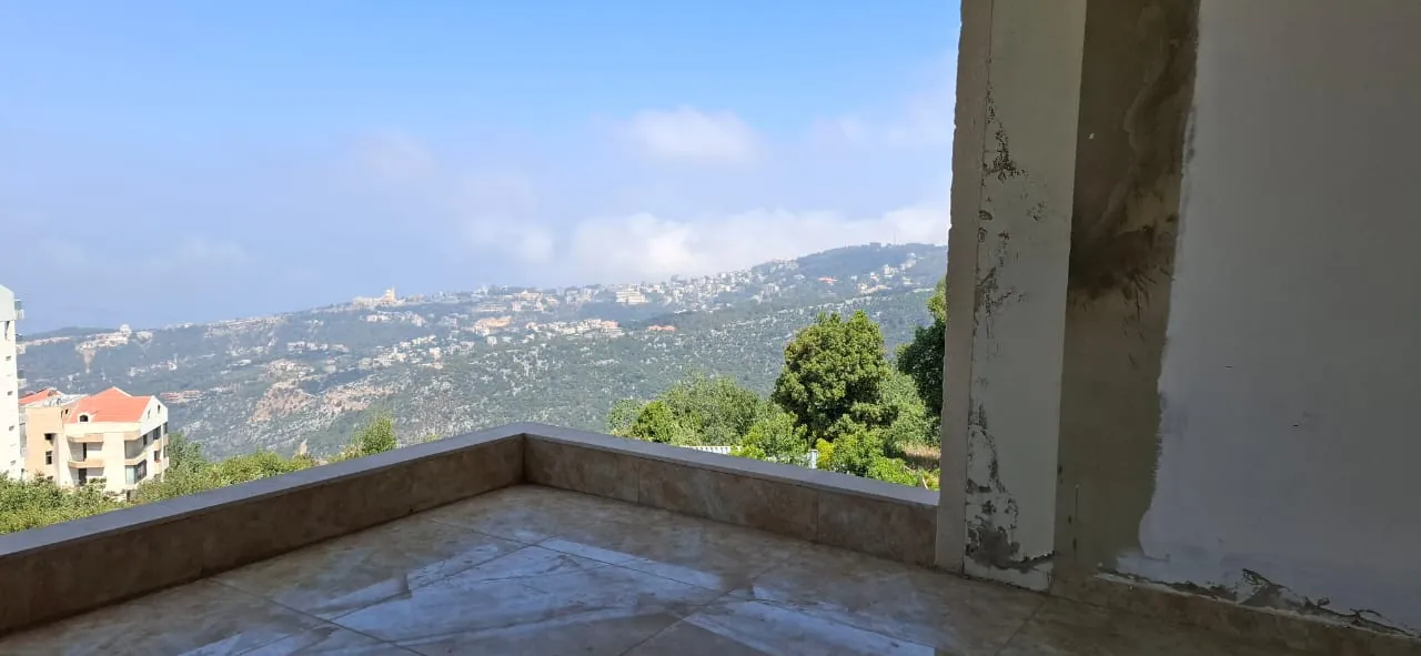 Spacious Apartment With Garden For Sale in Ajaltoun With Payment Facilities — الصورة 8