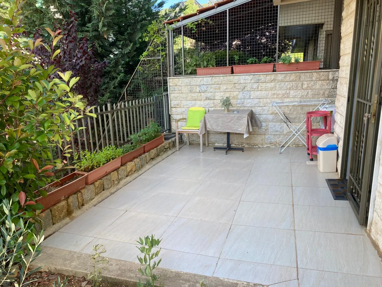 Exclusive! Furnished & Decorated Apartment With Terrace For Sale in Chwaya, Metn — الصورة 3