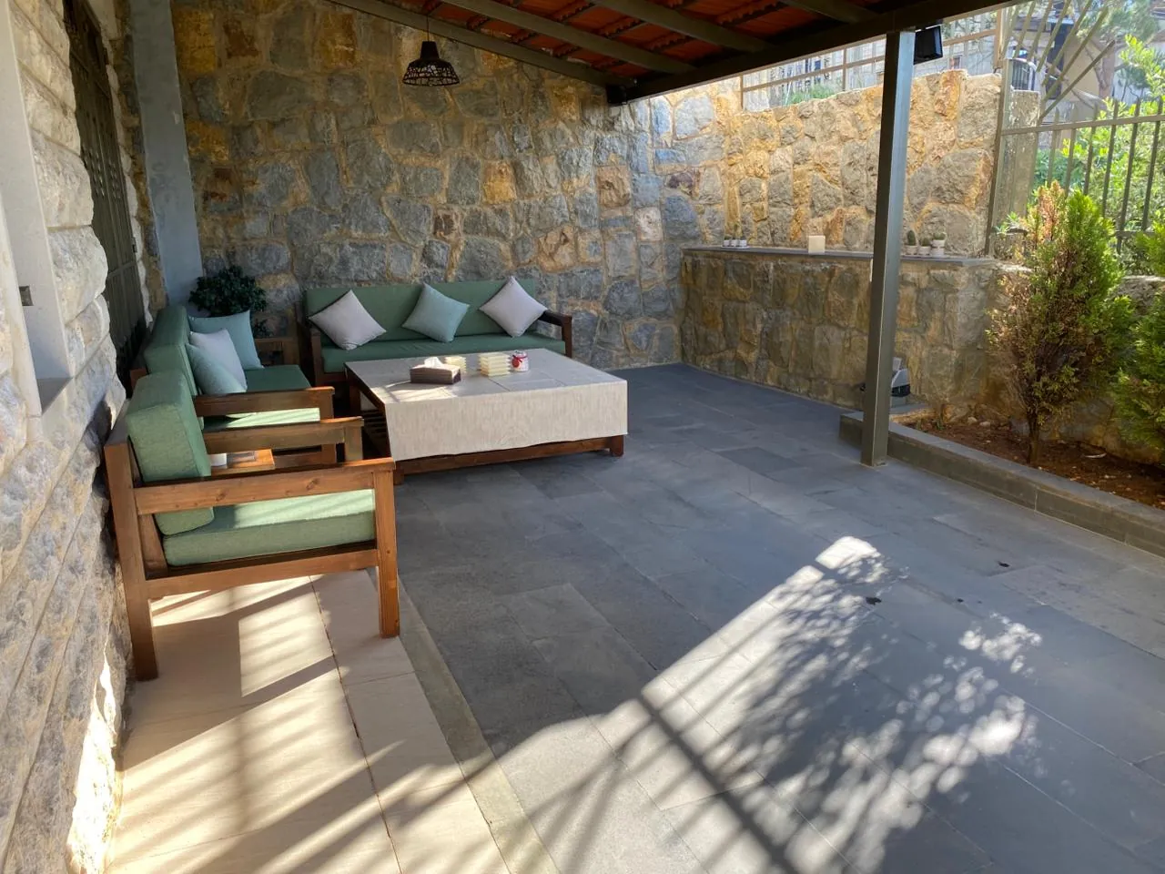 Exclusive! Furnished & Decorated Apartment With Terrace For Sale in Chwaya, Metn — الصورة 4