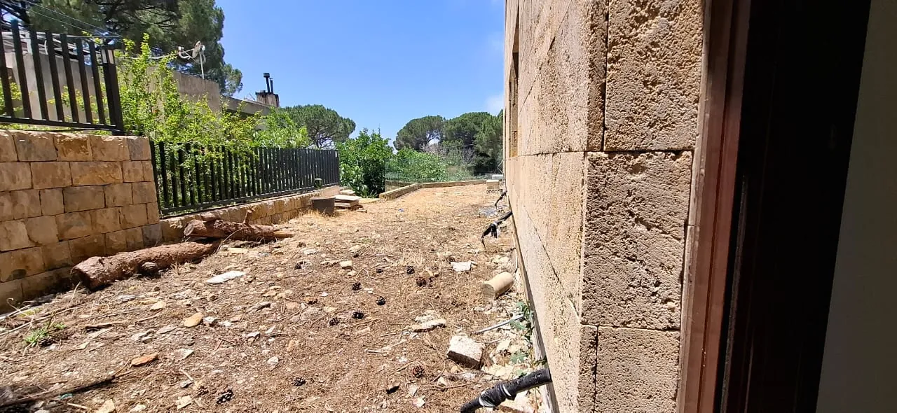 Lovely Brand New Apartment with Garden and Terrace For Sale In Ajaltoun — الصورة 2