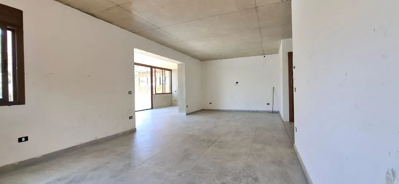 Lovely Brand New Apartment with Garden and Terrace For Sale In Ajaltoun — الصورة 5